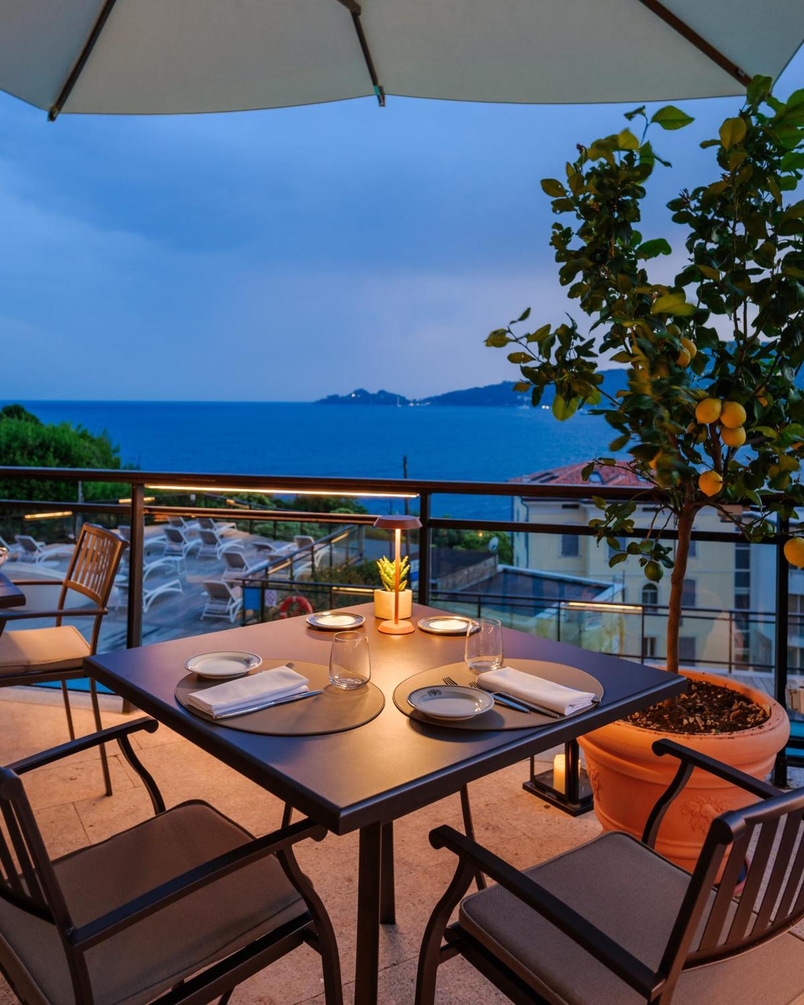 Grand Hotel Bristol Spa Resort, By R Collection Hotels Rapallo Exterior photo The Terrace