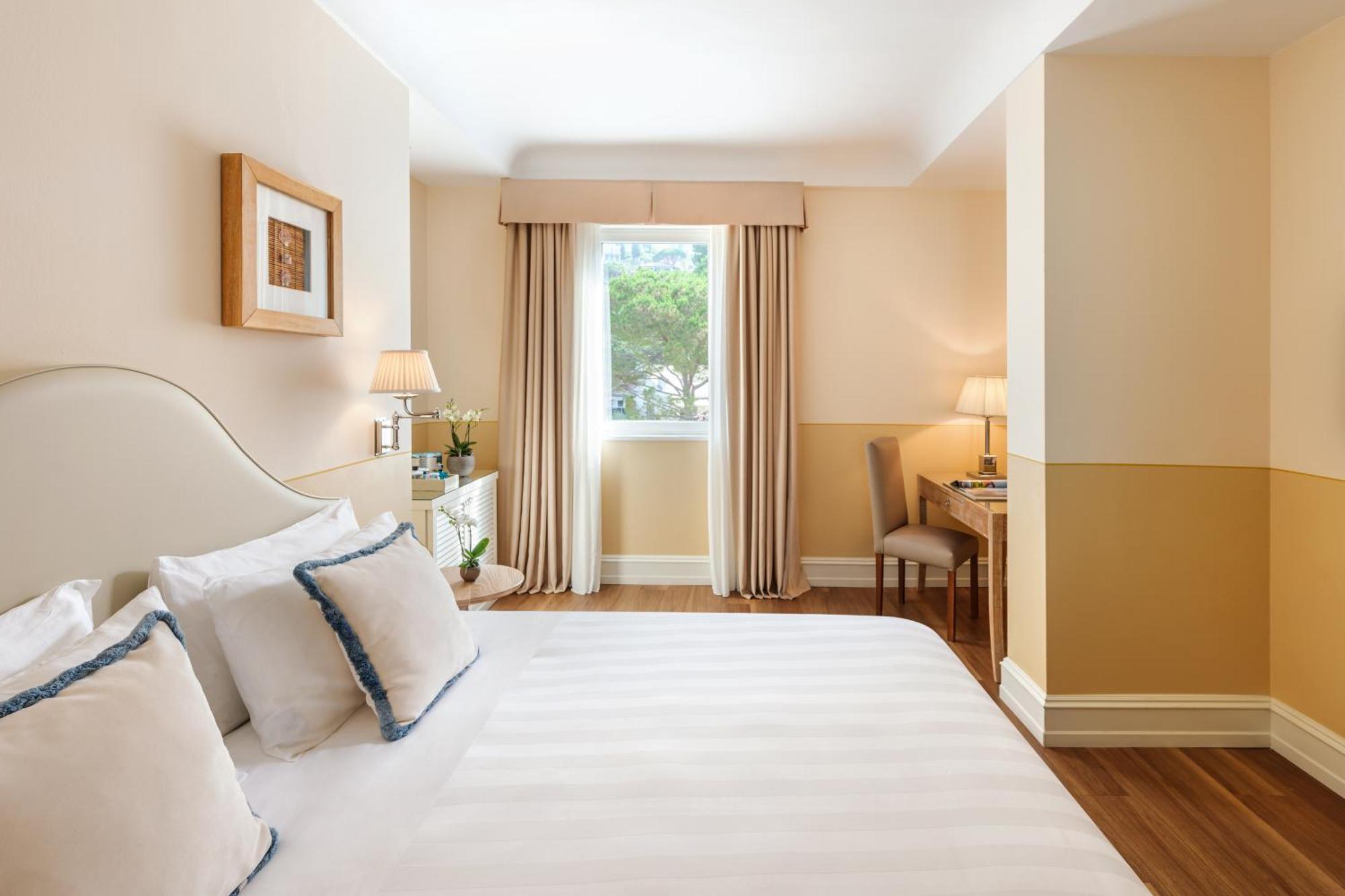 Grand Hotel Bristol Spa Resort, By R Collection Hotels Rapallo Exterior photo A room at the hotel